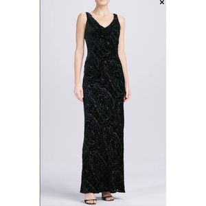 Carmen Marc Valvo Cowl-Neck Black Fitted Velvet Gown